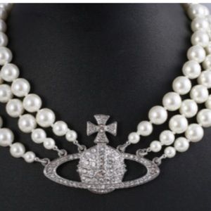 Sold out Vivienne Westwood pearl crystal choker necklace